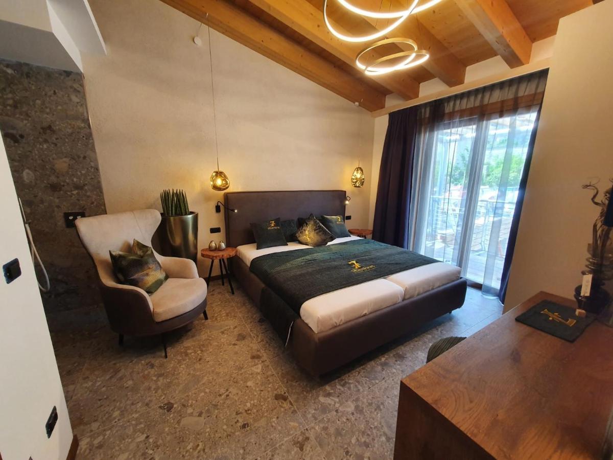 Sibenbras Natural Aparthotel Limone sul Garda Esterno foto
